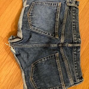 Agolde medium wash size 27 shorts
